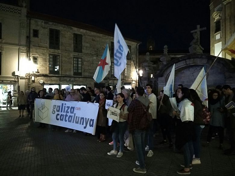 17-10-27 GalizaConCatalunyaPontevedra01.jpeg